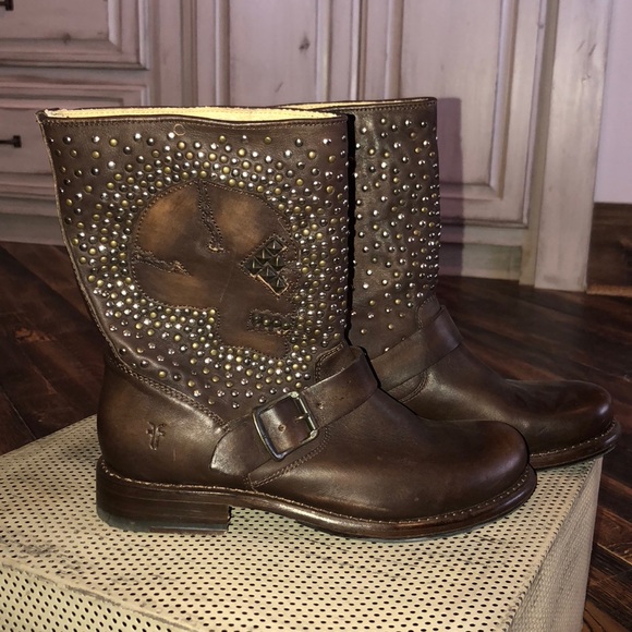 frye skull boots
